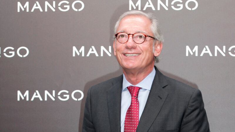 ARCHIVO - Isak Andic, fundador de la firma española de moda Mango, llega al desfile de...