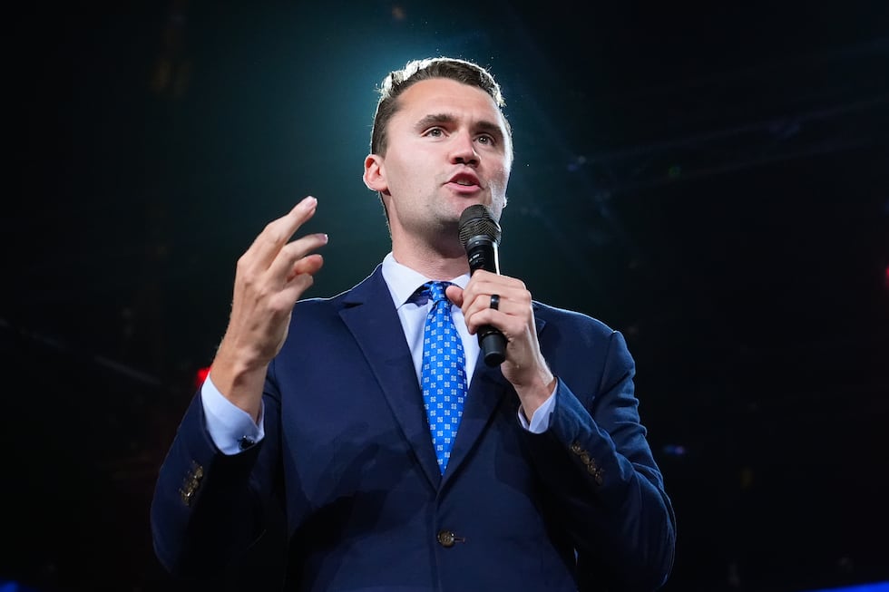 Kirk, una figura dominante en la política conservadora, se convirtió en confidente del...