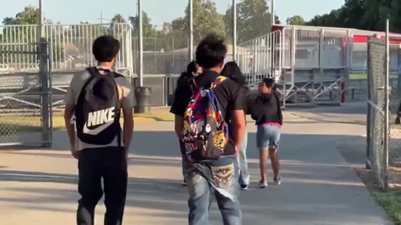 Distrito escolar pierde al menos 5,000 estudiantes "por algo que tiene que ver con...